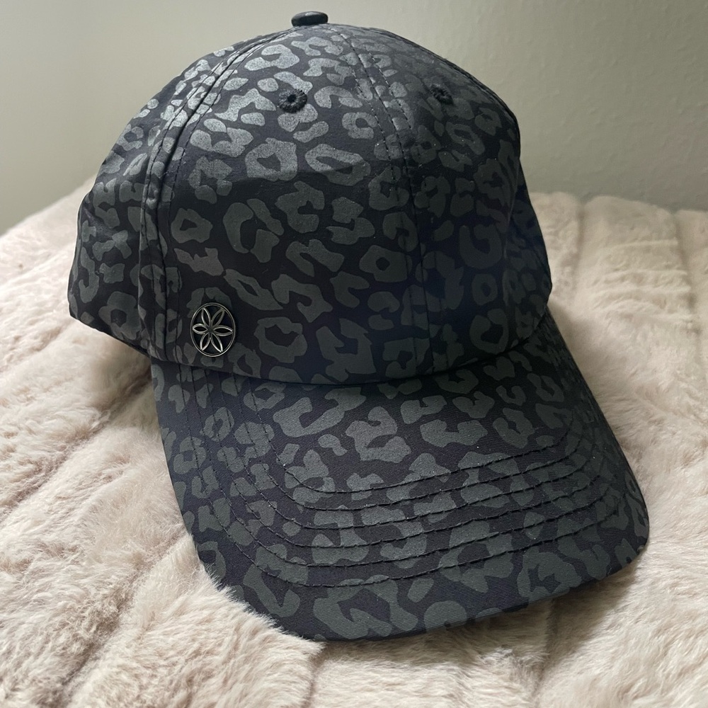 Gaiam womens Black Leopard Print Baseball Cap NWT.